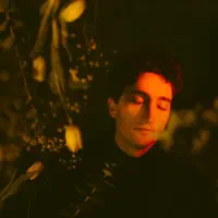 undefined을(를) 듣고, 뮤직 비디오를 보고, 약력을 읽고, 투어 일정 등을 확인하세요!