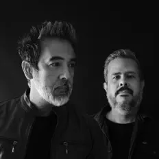 Ascolta Tomates Fritos, guarda video musicali, leggi la biografia, vedi le date del tour & altro!