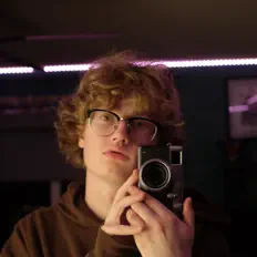 聆聽 jeffisapigeon、觀看音樂影片、閱讀小傳、查看巡演日期等！