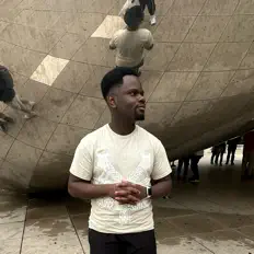 Hör dir That Boy Shady an, schau dir Musikvideos an, lies die Biografie, finde Tourdaten und mehr!