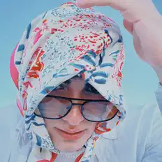 Ouve Icezes, vê vídeos de música, lê a biografia, vê as datas da digressão e muito mais!