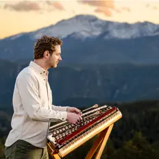 聆聽 Joshua Messick、觀看音樂影片、閱讀小傳、查看巡演日期等！