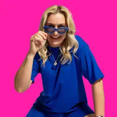 Luister naar CHANNE, bekijk muziekvideo's, lees de bio, bekijk de tourdata, en meer!
