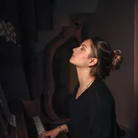 Escucha a undefined, mira videos musicales, lee su biografía, consulta las fechas de las gira y más.