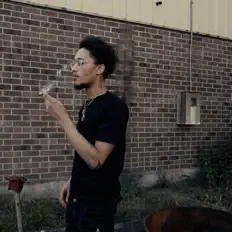 Poslechněte si interpreta 2xOfficial, sledujte hudební videa, přečtěte si životopis, podívejte se na data turné a další informace.