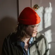 Poslechněte si interpreta Slow Close, sledujte hudební videa, přečtěte si životopis, podívejte se na data turné a další informace.