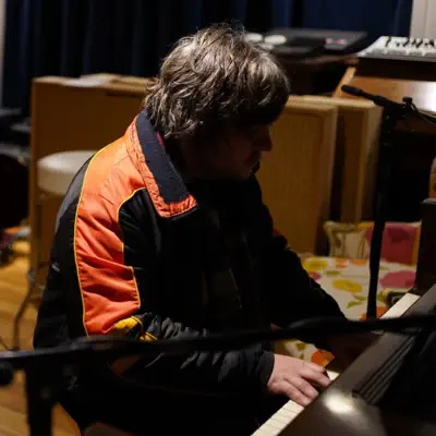 Listen to Leo London, watch music videos, read bio, see tour dates & more!