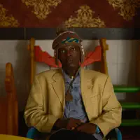 Poslechněte si interpreta undefined, sledujte hudební videa, přečtěte si životopis, podívejte se na data turné a další informace.