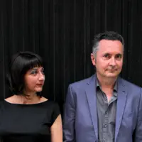 Ouça undefined, assista a videoclipes, leia a biografia, veja as datas das turnês e mais!