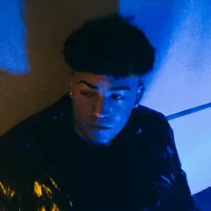 Prznt सुनें, म्यूज़िक वीडियो देखें, बायो पढ़ें, दौरे की तारीखें और बहुत कुछ देखें!