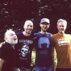 Ascolta Lanomisa, guarda video musicali, leggi la biografia, vedi le date del tour & altro!