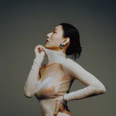 收听 Haezee 黄玮昕、观看音乐视频、阅读小传、查看巡演日期等 ！