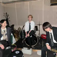 收听 Beach of Mammone、观看音乐视频、阅读小传、查看巡演日期等 ！