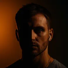 收听 Zvdsk、观看音乐视频、阅读小传、查看巡演日期等 ！