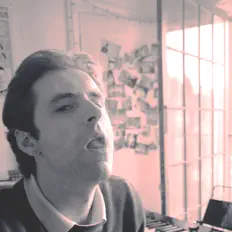 Matt McCombsを聴いたり、ミュージックビデオを鑑賞したり、経歴やツアー日程などを確認したりしましょう！