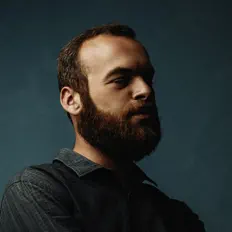 Ouça Krstn, assista a videoclipes, leia a biografia, veja as datas das turnês e mais!