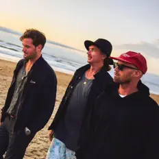 Dengarkan Sunset Sons, tonton video musik, baca bio, lihat tanggal tur & lainnya!