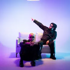 聆聽 88mph、觀看音樂影片、閱讀小傳、查看巡演日期等！