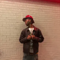 Posłuchaj wykonawcy Kalahantrill, obejrzyj teledyski, przeczytaj biografię, zobacz daty tras koncertowych i nie tylko!