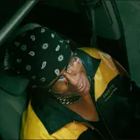 Hör dir undefined an, schau dir Musikvideos an, lies die Biografie, finde Tourdaten und mehr!