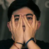Poslechněte si interpreta undefined, sledujte hudební videa, přečtěte si životopis, podívejte se na data turné a další informace.