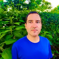 Ehson Hashemian을(를) 듣고, 뮤직 비디오를 보고, 약력을 읽고, 투어 일정 등을 확인하세요!