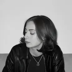 Dengarkan Jenna Eve, tonton video musik, baca bio, lihat tanggal tur & lainnya!