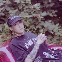 undefined सुनें, म्यूज़िक वीडियो देखें, बायो पढ़ें, दौरे की तारीखें और बहुत कुछ देखें!