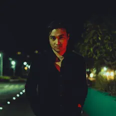 Ouça RENÉ, assista a videoclipes, leia a biografia, veja as datas das turnês e mais!