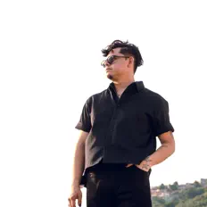Escucha a Azrael León, mira videos musicales, lee su biografía, consulta las fechas de las gira y más.