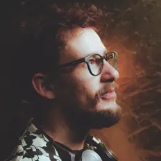 Posłuchaj wykonawcy C-MO, obejrzyj teledyski, przeczytaj biografię, zobacz daty tras koncertowych i nie tylko!