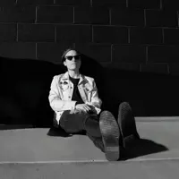 Ouça undefined, assista a videoclipes, leia a biografia, veja as datas das turnês e mais!