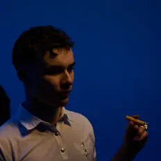 Zaienを聴いたり、ミュージックビデオを鑑賞したり、経歴やツアー日程などを確認したりしましょう！