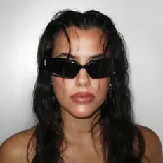 聆聽 Lana Lubany、觀看音樂影片、閱讀小傳、查看巡演日期等！