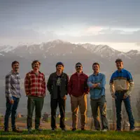 Dengarkan undefined, tonton video musik, baca bio, lihat tanggal tur & lainnya!