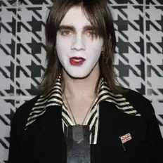 收听 dœgægé、观看音乐视频、阅读小传、查看巡演日期等 ！