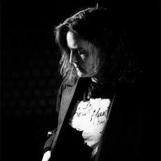 Escucha a Veronica Holm, mira videos musicales, lee su biografía, consulta las fechas de las gira y más.