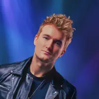 Escucha a undefined, mira vídeos musicales, lee la biografía, consulta fechas de giras y mucho más.