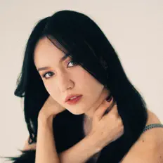 Écoutez Chloe Duvall, regardez des vidéoclips, lisez la biographie, consultez les dates de tournée et plus encore !