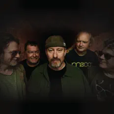 Escucha a Electrasy, mira vídeos musicales, lee la biografía, consulta fechas de giras y mucho más.