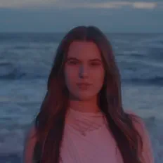 Ouça Ieva Janus, assista a videoclipes, leia a biografia, veja as datas das turnês e mais!