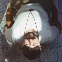 undefinedを聴いたり、ミュージックビデオを鑑賞したり、経歴やツアー日程などを確認したりしましょう！