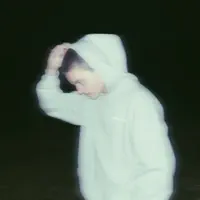 Dengarkan undefined, tonton video musik, baca bio, lihat tanggal tur & lainnya!