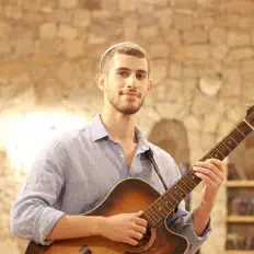 Ascolta עמיחי פלסר, guarda video musicali, leggi la biografia, vedi le date del tour & altro!