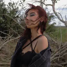 Ascolta Trisha Huneycutt, guarda video musicali, leggi la biografia, vedi le date del tour & altro!