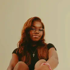 Écoutez TOKS, regardez des vidéoclips, lisez la biographie, consultez les dates de tournée et plus encore !