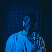 Escucha a undefined, mira videos musicales, lee su biografía, consulta las fechas de las gira y más.