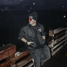 Dengarkan oxtailmakail, tonton video musik, baca bio, lihat tanggal tur & lainnya!