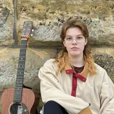 Poslechněte si interpreta Hayden Evelyn, sledujte hudební videa, přečtěte si životopis, podívejte se na data turné a další informace.