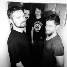 收听 IWKC、观看音乐视频、阅读小传、查看巡演日期等 ！